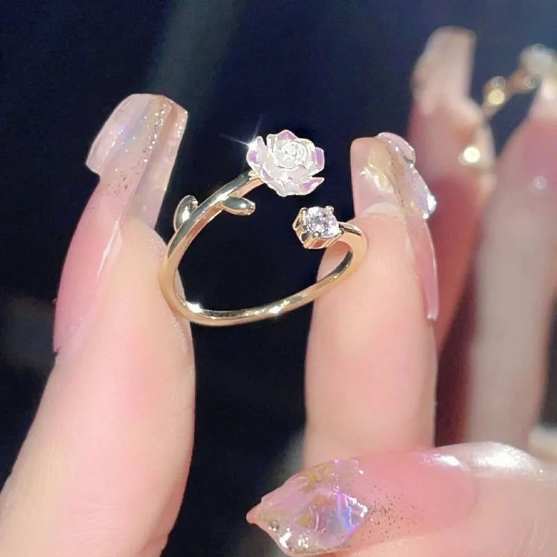 Dovionne Ring Delicate Bloom – Let Your Delicacy Bloom
